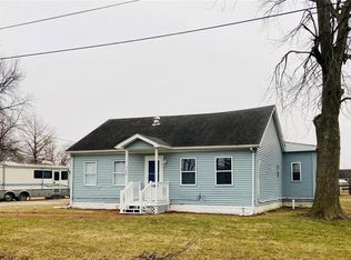 1125 S Main St, Carrollton, IL 62016