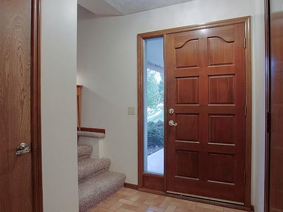 2nd image of 15506 Howard Cir