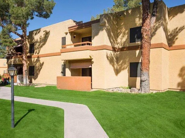 Sun Wood Apartments — Photo 33