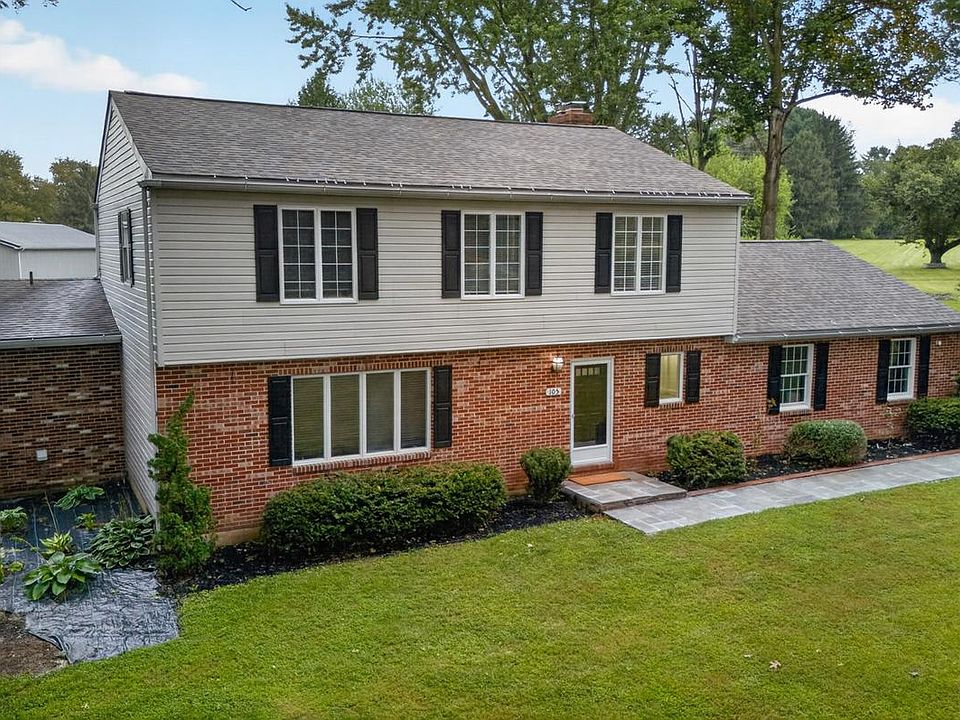 1st image of 105 Ruth Dr