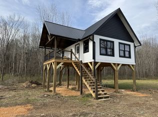 111 Skaggs Ln, Linden, TN 37096