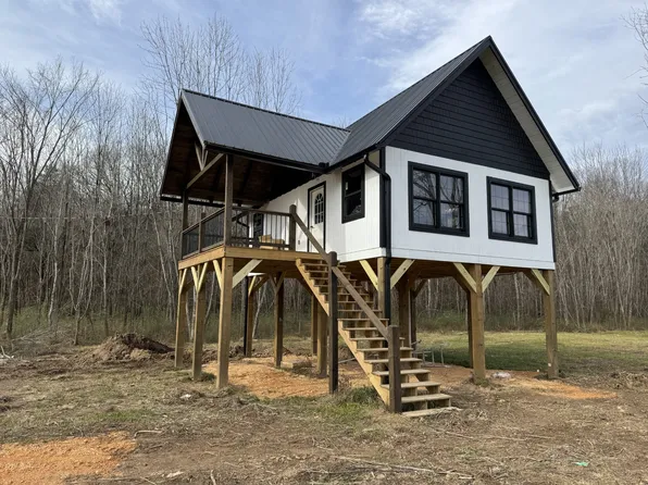 111 Skaggs Ln, Linden, TN 37096