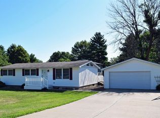 801 S 33rd St, Fairfield, IA 52556