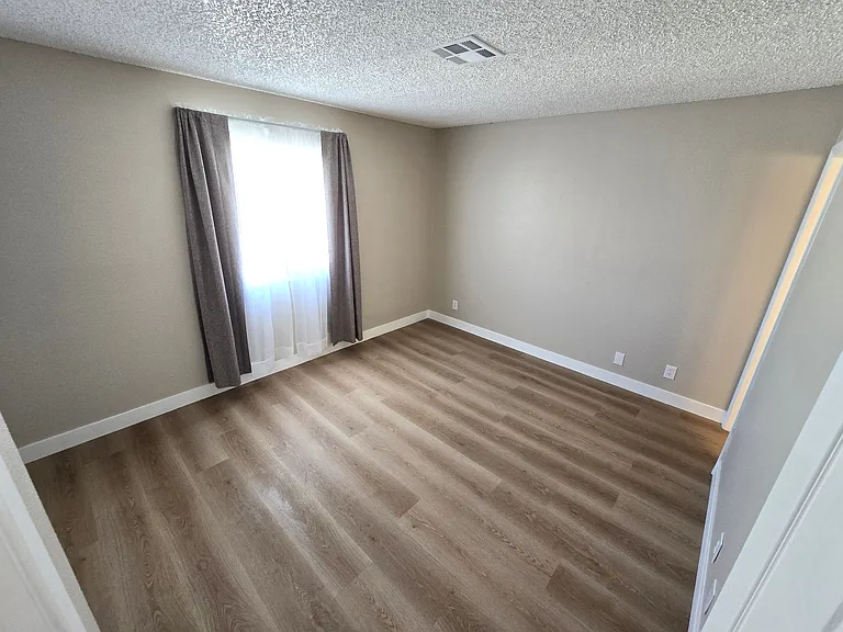 4851 E Craig Rd #C — Photo 19