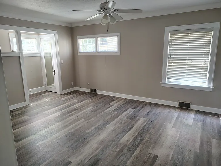 4342 Willys Pkwy — Photo 3