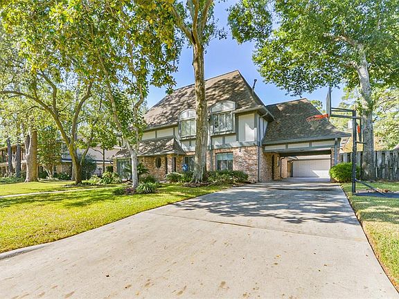 2nd image of 823 Thornbranch Dr