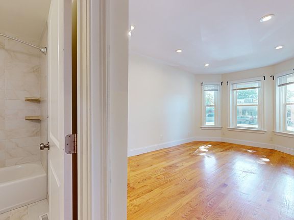 5th image of 79 Brighton Ave APT 1