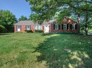 1050 Kehrs Mill Rd, Ballwin, MO 63011