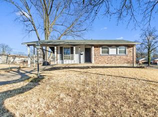 7520 Hopi Dr, Hazelwood, MO 63042