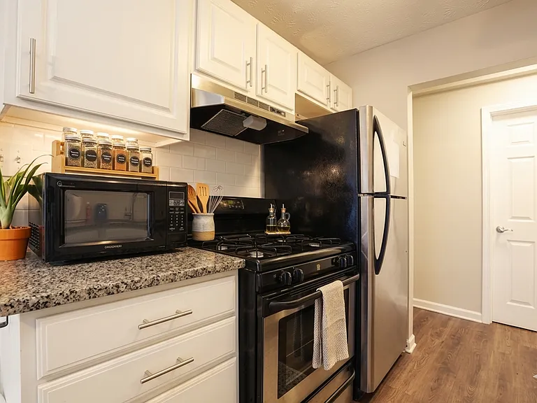 3321 Peppertree Cir — Photo 10