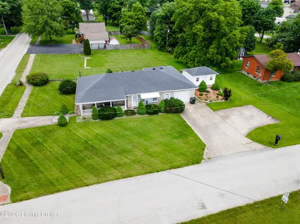 828 W Elm Rd, Radcliff, KY 40160