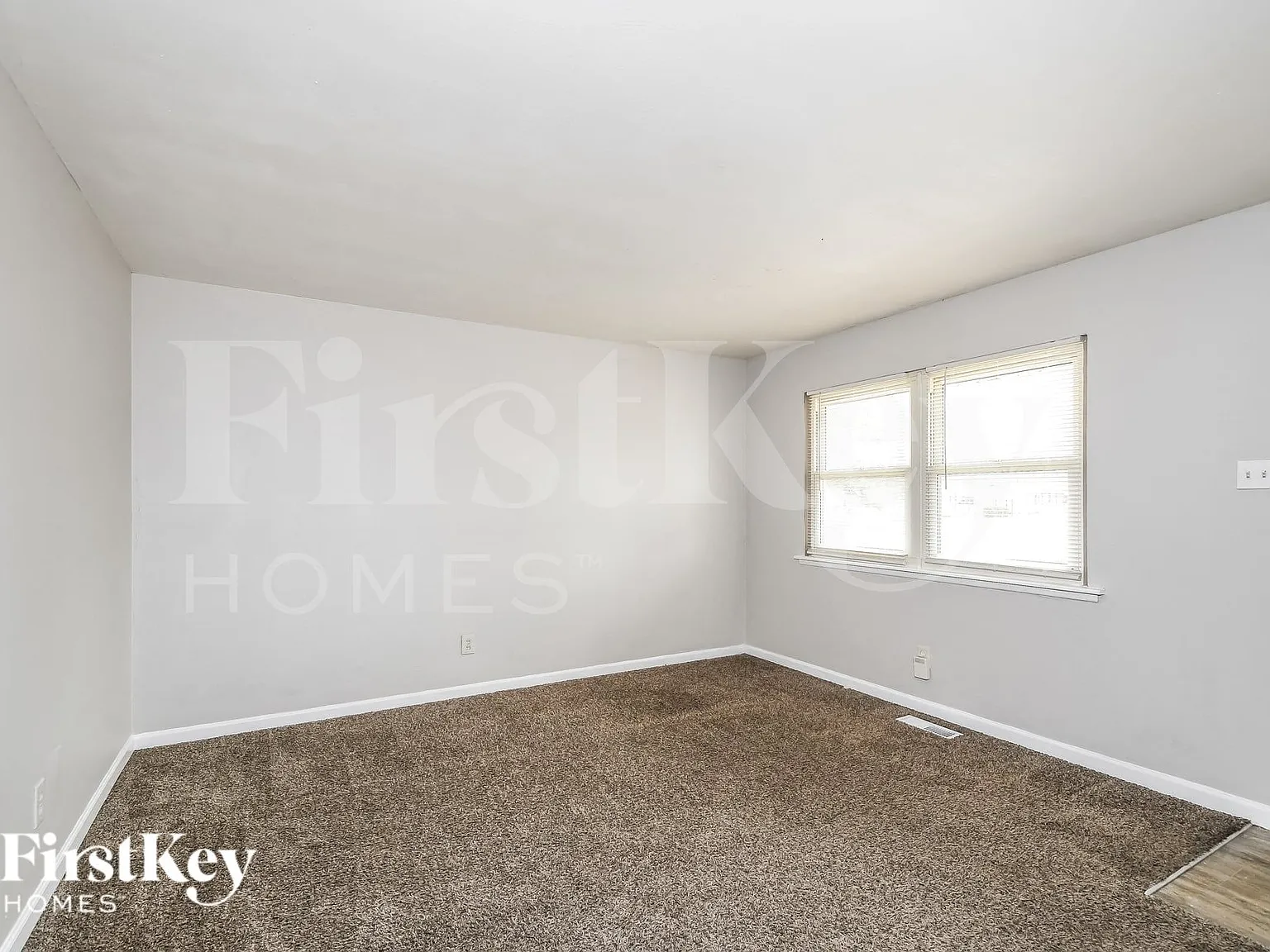 3 bed, 1.0 bath, 900 sqft, $1,155 — Photo 4