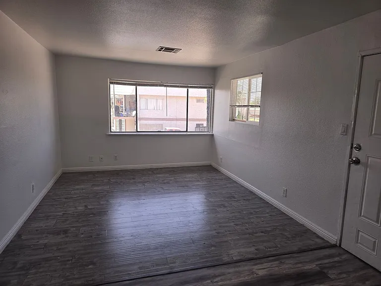 1724 Breckenwood Ct — Photo 35