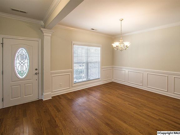 5th image of 133 Castlehill Dr