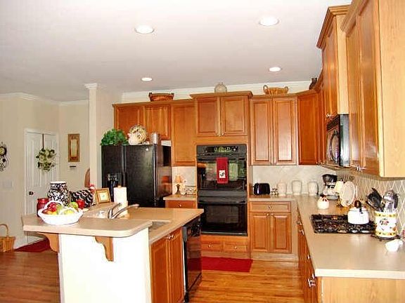4th image of 9920 Hamilton Dr