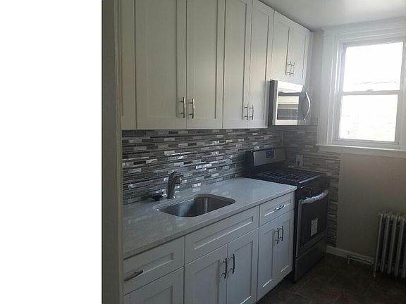 5th image of 4015 Aldine St
