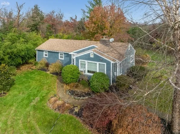 12 Iron Horse Dr, East Amwell Twp., NJ 08551