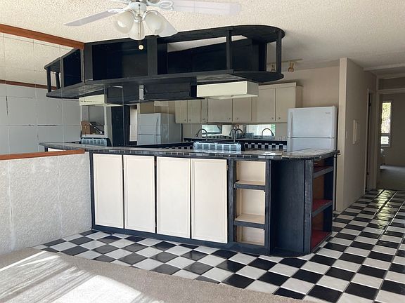 4th image of 120 Hui Rd E #F-e13