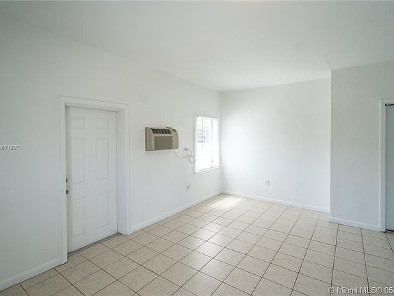 3rd image of 1035 7th St #8