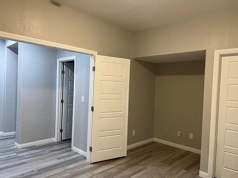 5981 Honeysuckle Ridge St — Photo 7