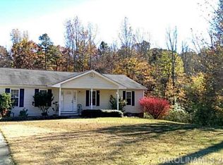 1307 Creekview Dr, Gastonia, NC 28052