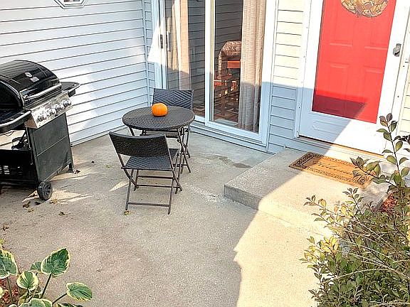 4th image of 2573 Oakwood Dr