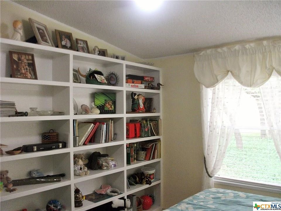 1st image of 1080 Crown Dr