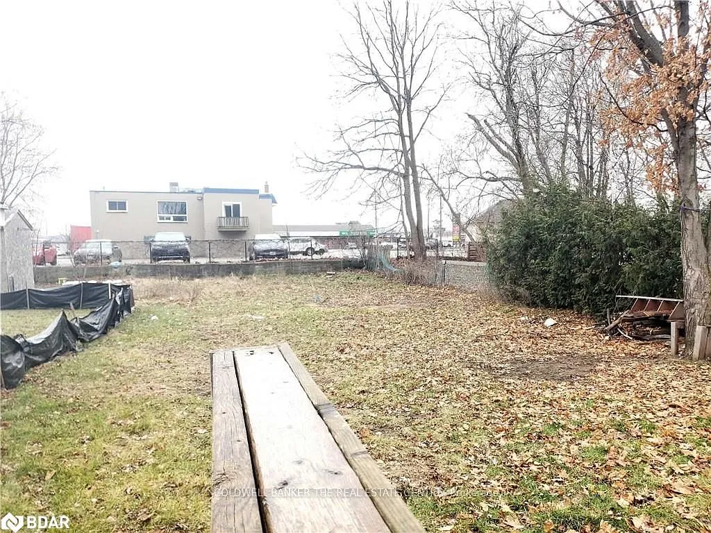 3 bed, $2,200 — Photo 2