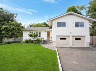 6 Ryan Ct, Syosset, NY 11791