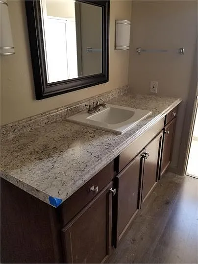 B-10 Master Bathroom