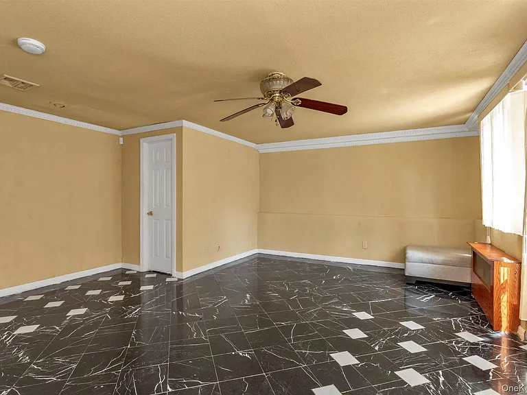 830 Pepperidge Rd — Photo 10