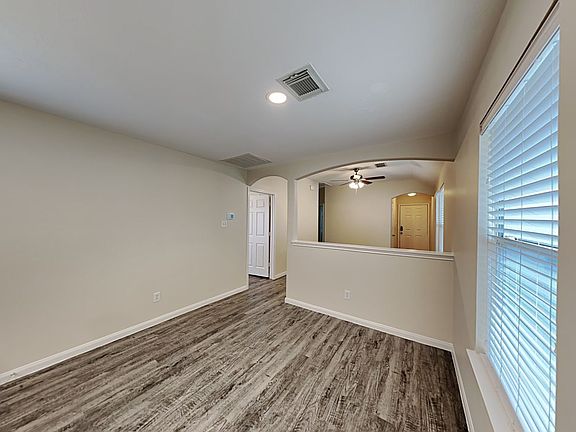 5th image of 6331 Mountain Pines Ln