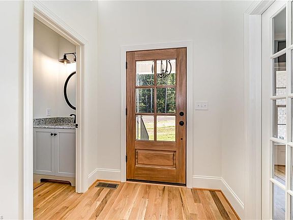 5th image of 7709 Dovefield Dr