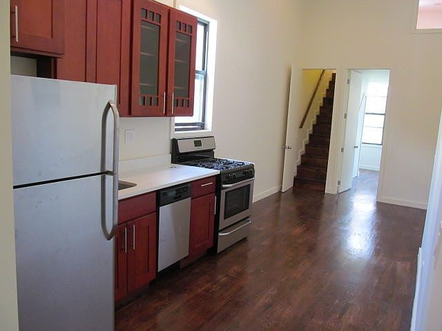 1st image of 884 Franklin Ave #2R