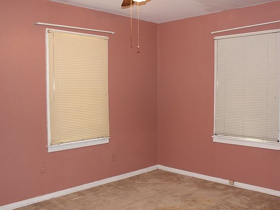4th image of 1005 W 22nd St