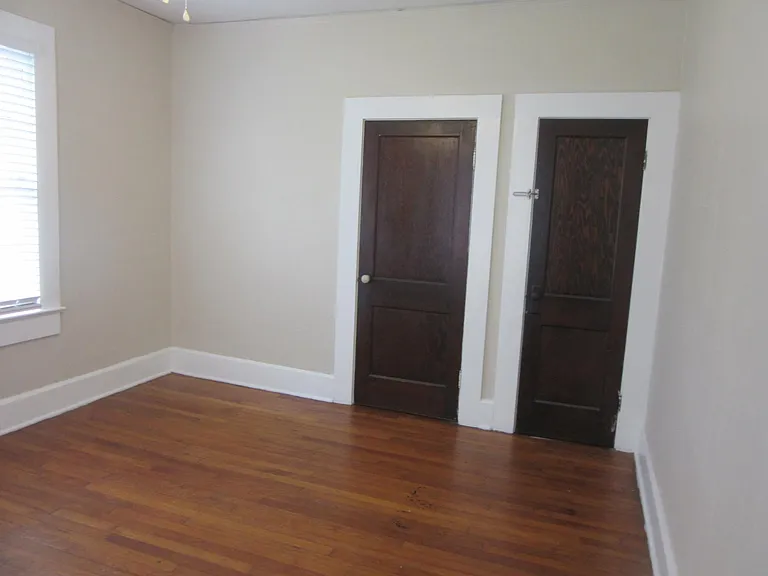 207 E Ann St — Photo 12