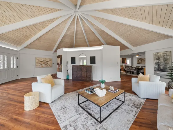 171 Waokanaka Pl, Honolulu, HI 96817