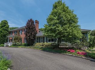 33 Wellington Rd, Matinecock, NY 11560