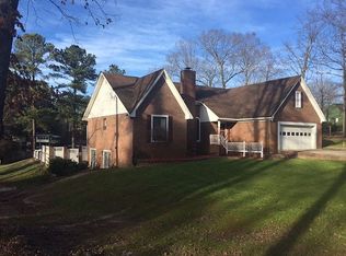 2010 Lord Ashley Dr, Sanford, NC 27330
