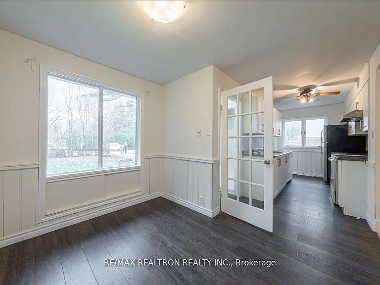 97 Park Cres — Photo 15