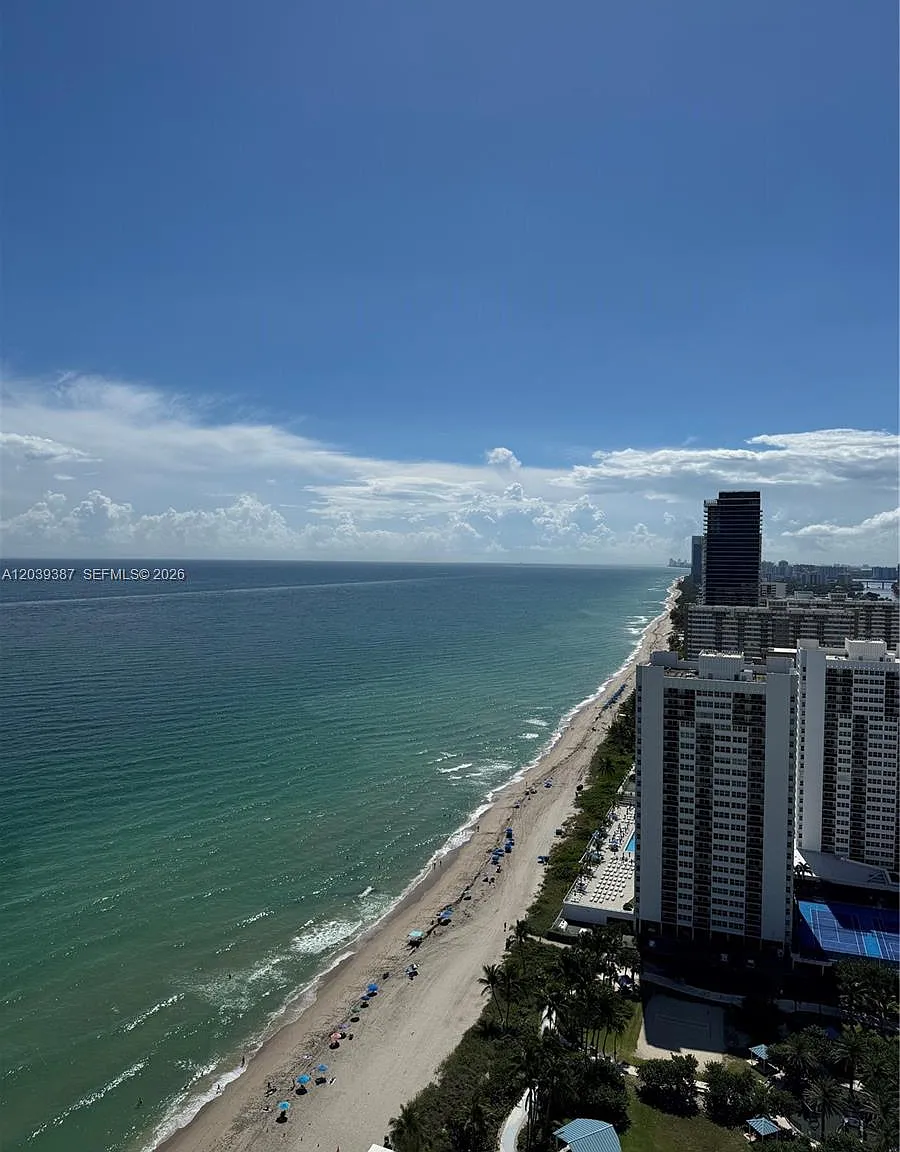 Beach Club Two Condo — Photo 4