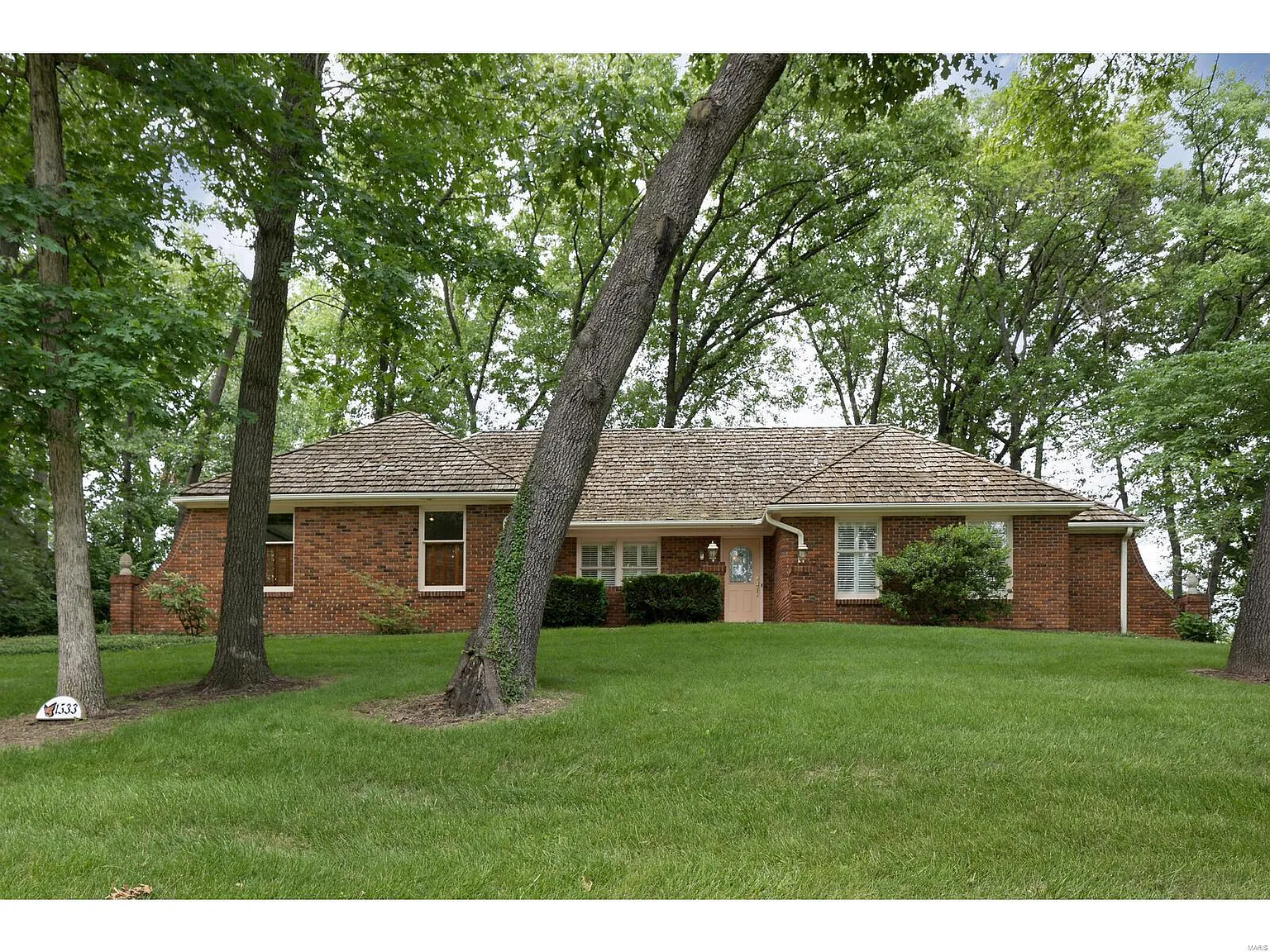 1533 Greening Ln photo 1