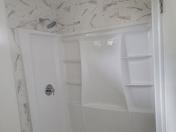 4th image of 216 Jones St APT B