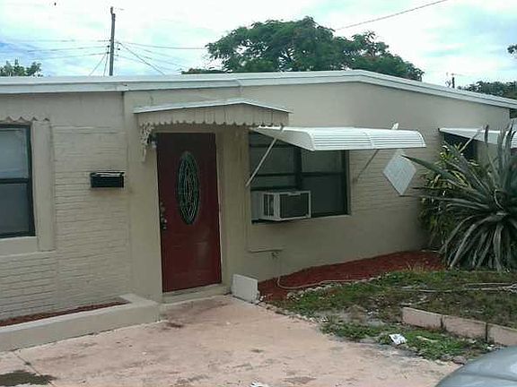 2nd image of 117 SE 12th Ave