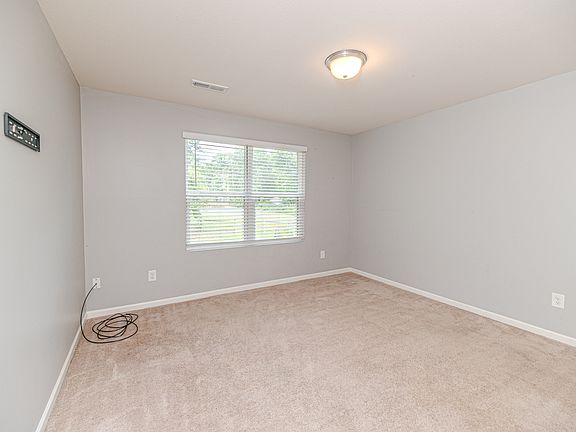 4th image of 2441 Westgate Dr