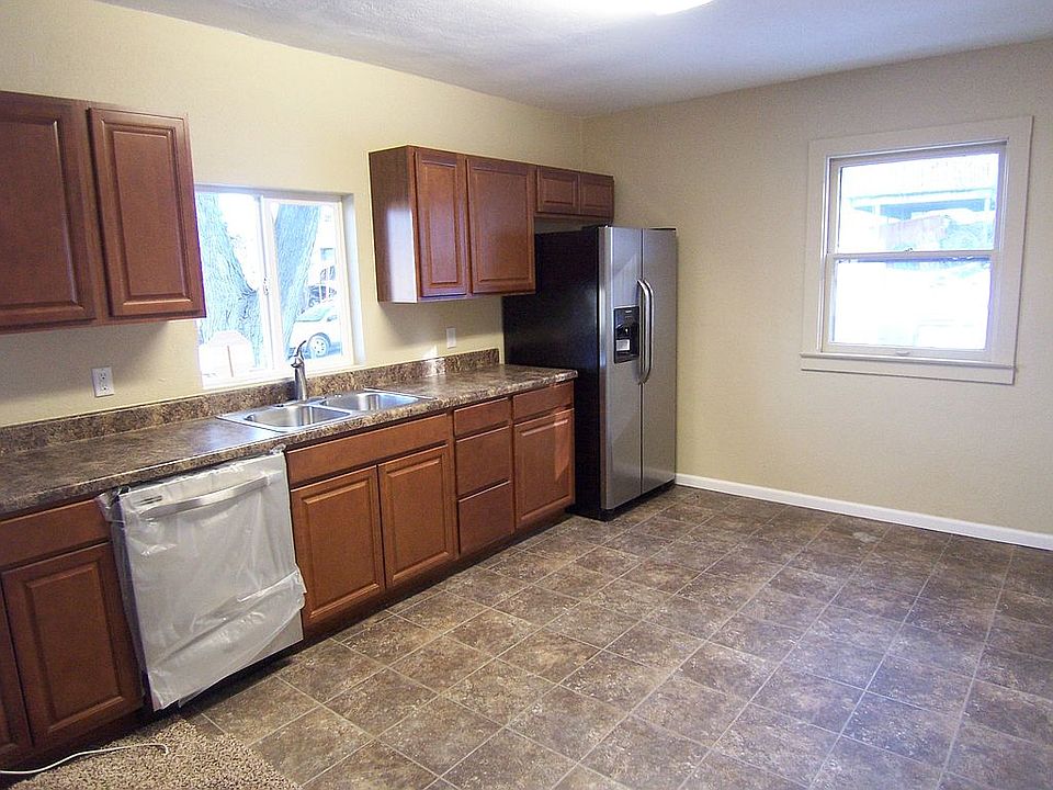 1st image of 1600 W 26th St