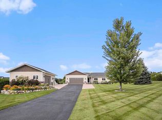 3663 Country Club Rd, Petoskey, MI 49770