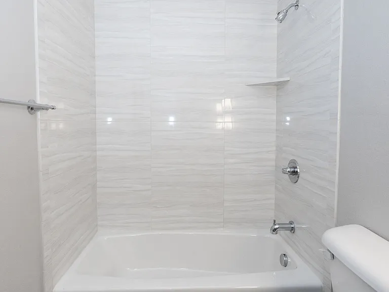 E14 Apartments — Photo 16