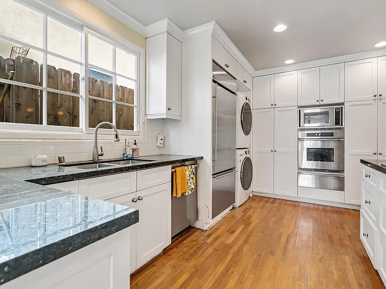 423 Pomona Ave — Photo 7