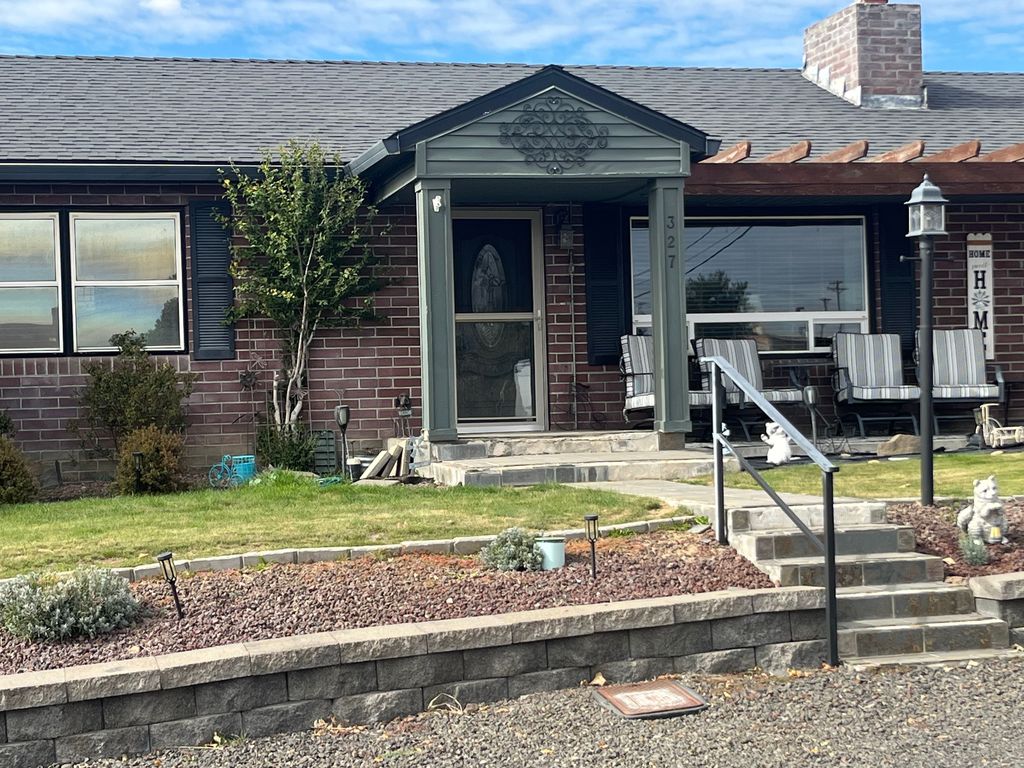 327 S Oregon St - Property Image